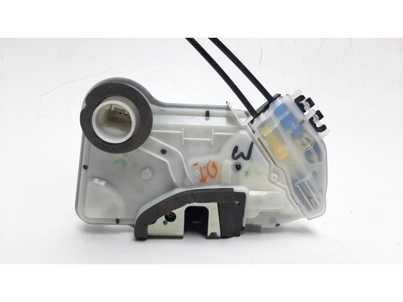 Recambio de cerradura puerta delantera izquierda para toyota corolla (e21) referencia OEM IAM 6904002491  