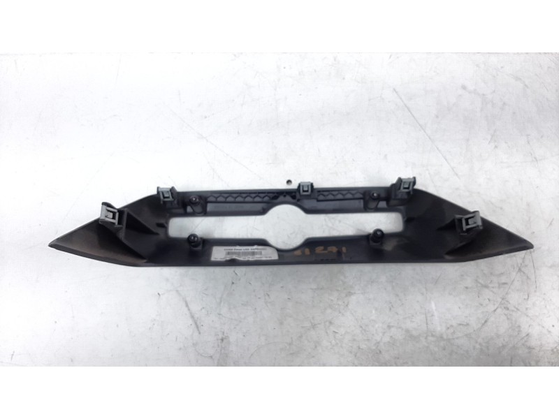 Recambio de moldura central calefaccion para volvo xc 40 1.5 cat referencia OEM IAM 31442606  