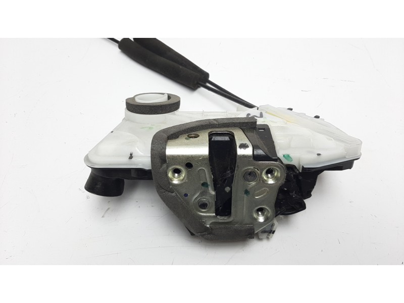 Recambio de cerradura puerta delantera izquierda para toyota corolla (e21) referencia OEM IAM 6904002491  