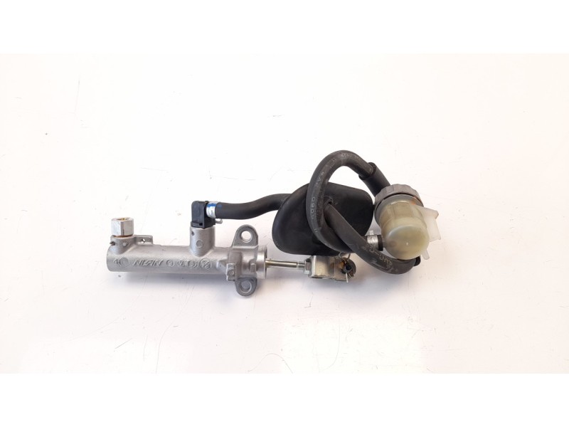 Recambio de bomba freno para bmw r 1200 gs r 1200 gs referencia OEM IAM 34318522398  
