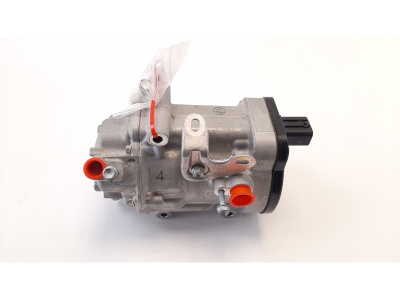 Recambio de compresor aire acondicionado para toyota corolla (e21) referencia OEM IAM 044001200  