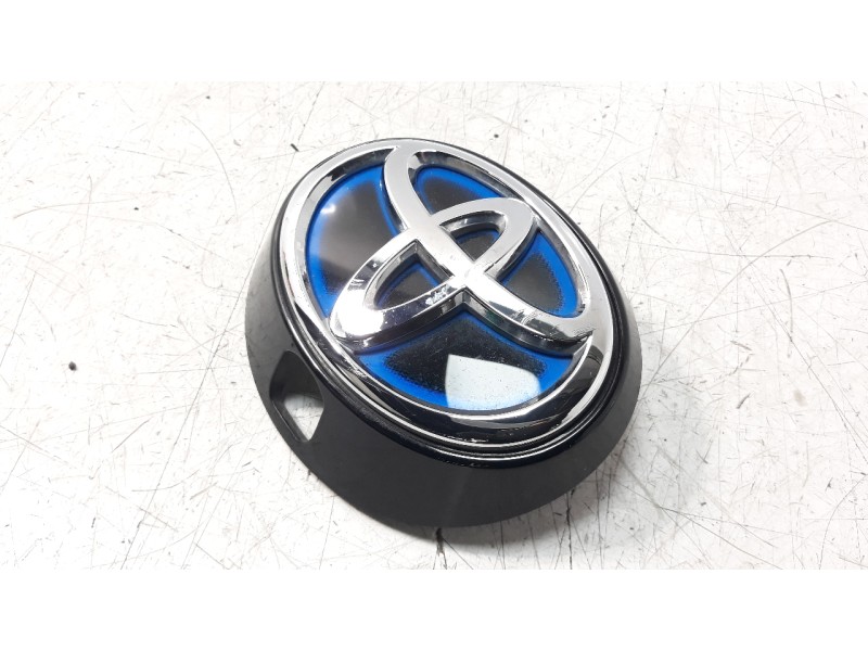 Recambio de moldura para toyota corolla (e21) referencia OEM IAM 6793002060  