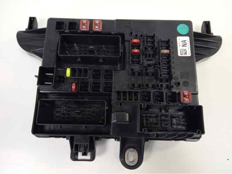Recambio de caja reles / fusibles para opel insignia berlina cosmo referencia OEM IAM 13277317  