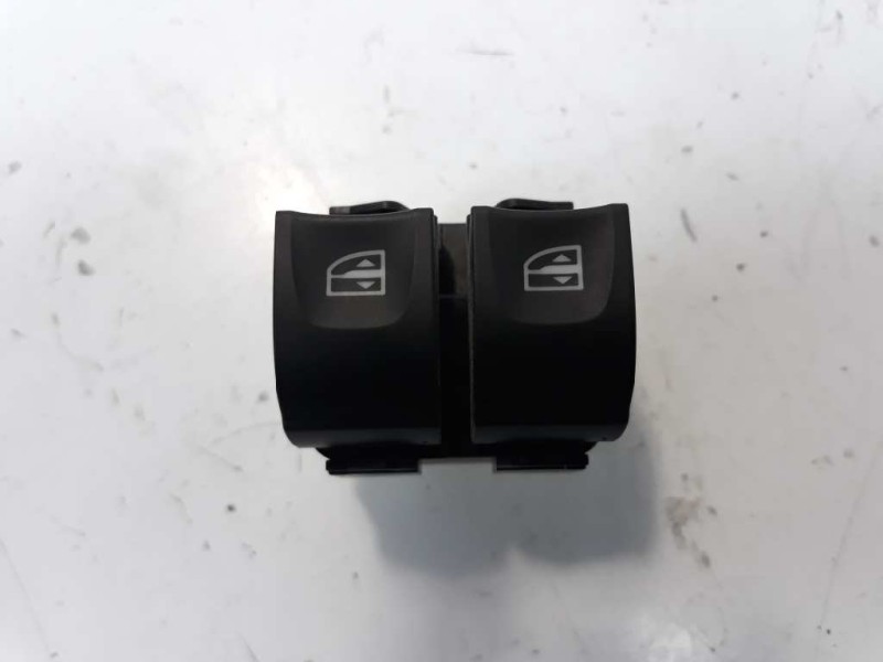 Recambio de mando elevalunas delantero izquierdo para renault clio iv dynamique referencia OEM IAM 254118722R IAF240017 