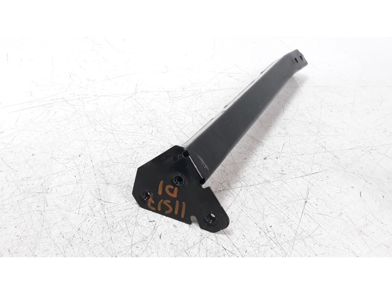 Recambio de travesaño inferior para renault captur ii 1.3 tce referencia OEM IAM 758255533R  