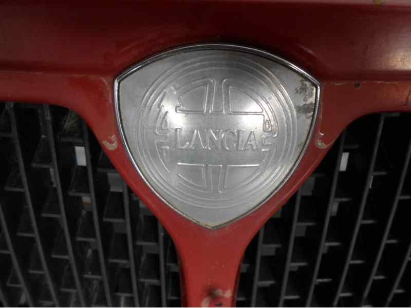 Recambio de rejilla delantera para lancia lancia y elefantino referencia OEM IAM 46522599  LA0012011