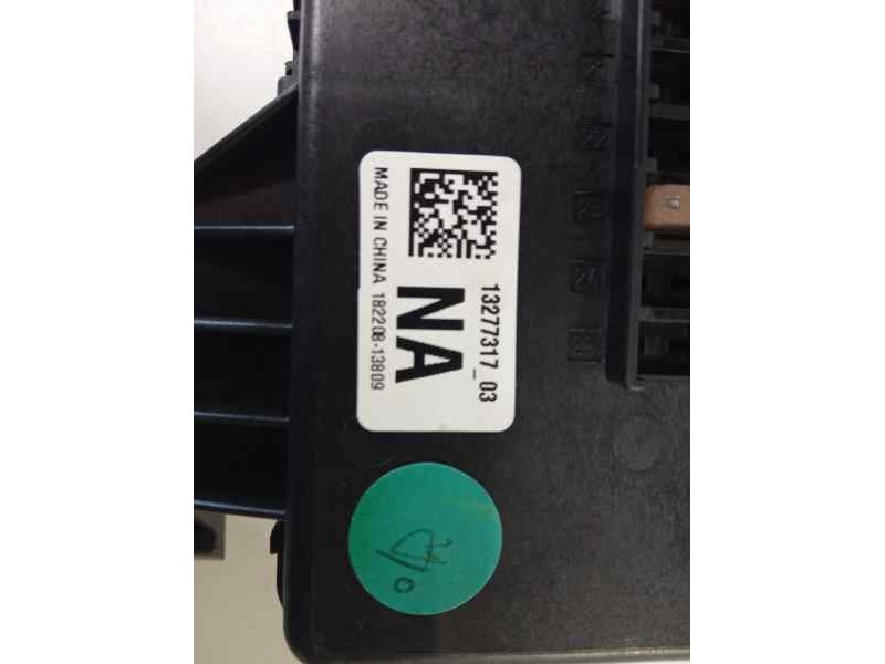 Recambio de caja reles / fusibles para opel insignia berlina cosmo referencia OEM IAM 13277317  