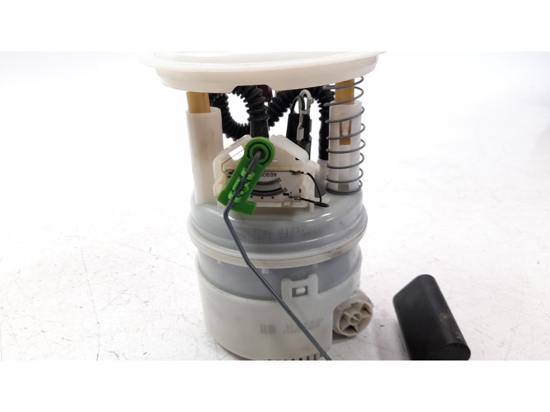 Recambio de bomba combustible para dacia sandero 1.0 12v cat referencia OEM IAM 172022377R  