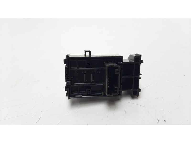 Recambio de mando elevalunas delantero derecho para toyota corolla (e21) referencia OEM IAM 8481002240  