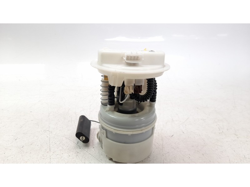 Recambio de bomba combustible para dacia sandero 1.0 12v cat referencia OEM IAM 172022377R  