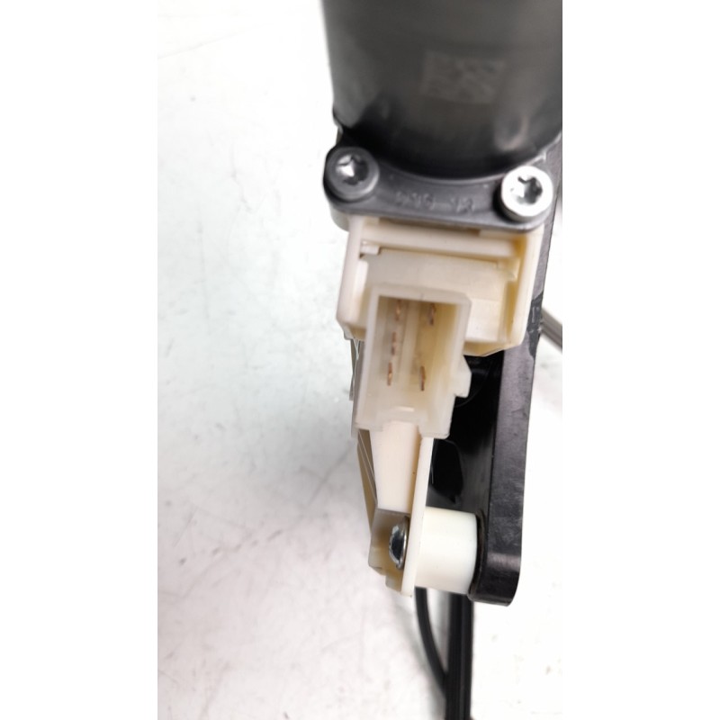 Recambio de elevalunas delantero izquierdo para mercedes-benz clase c (w204) coupe 2.1 cdi cat referencia OEM IAM A2047202979  