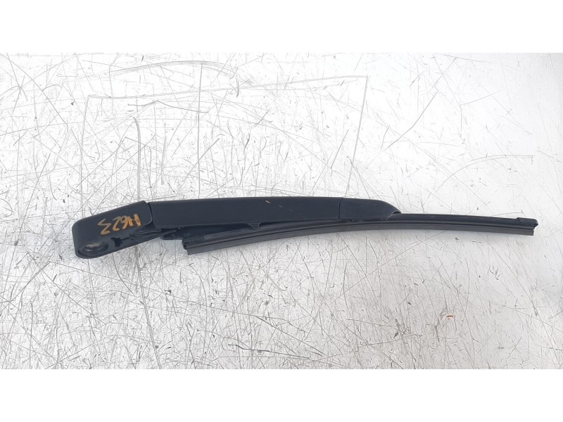 Recambio de brazo limpia trasero para kia niro referencia OEM IAM 98811G5000  
