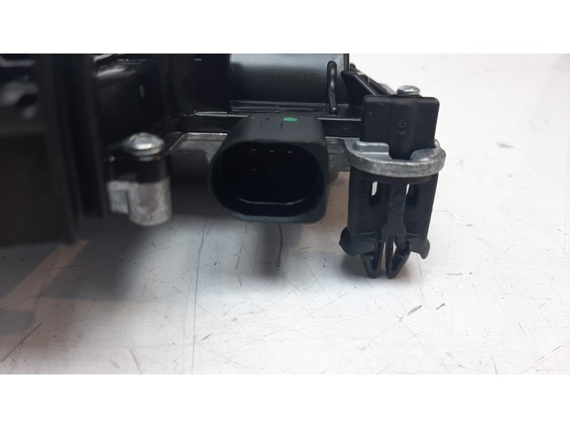Recambio de motor cierre centralizado porton para audi q5 (fyb) 2.0 16v tdi referencia OEM IAM 3V5827887B  