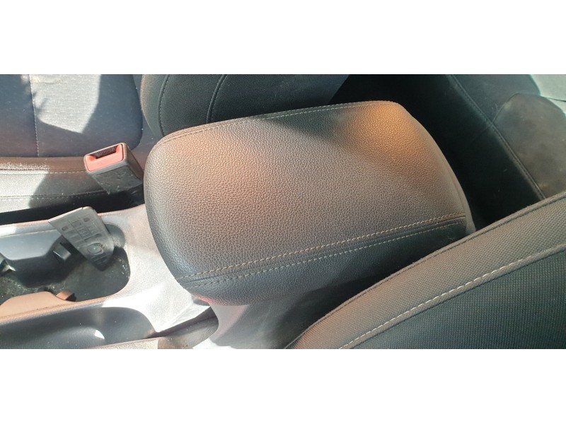 Recambio de apoyabrazos central para hyundai i30 (pd) n line referencia OEM IAM 84660G4000  