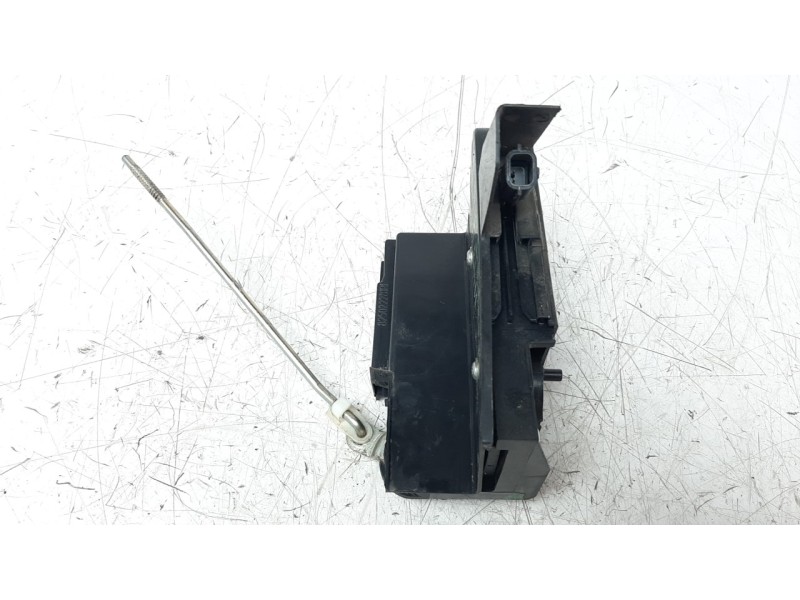 Recambio de cerradura puerta trasera derecha para dacia sandero 1.0 12v cat referencia OEM IAM 825022281R  