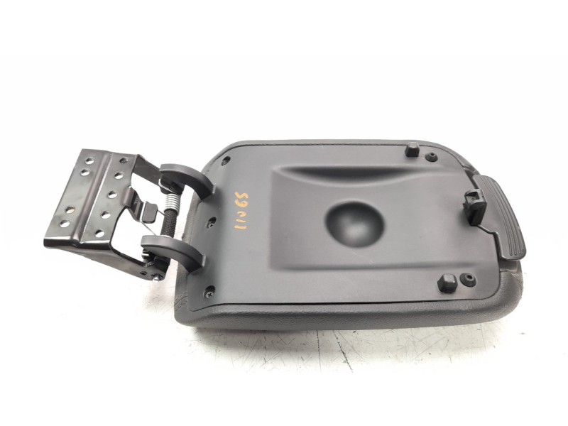 Recambio de apoyabrazos central para hyundai i30 (pd) n line referencia OEM IAM 84660G4000  