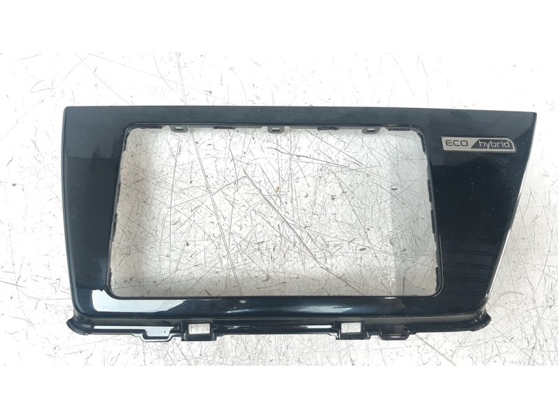 Recambio de moldura para kia niro referencia OEM IAM 84740G5000  