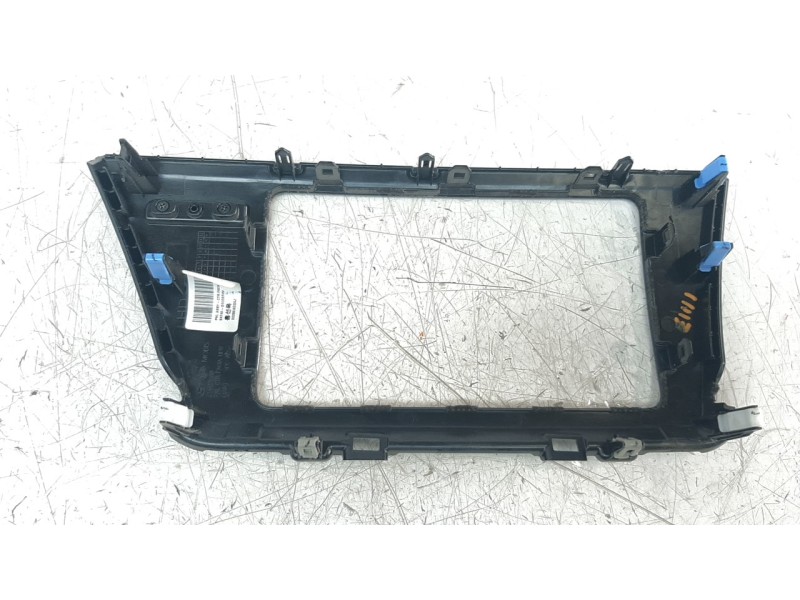 Recambio de moldura para kia niro referencia OEM IAM 84740G5000  