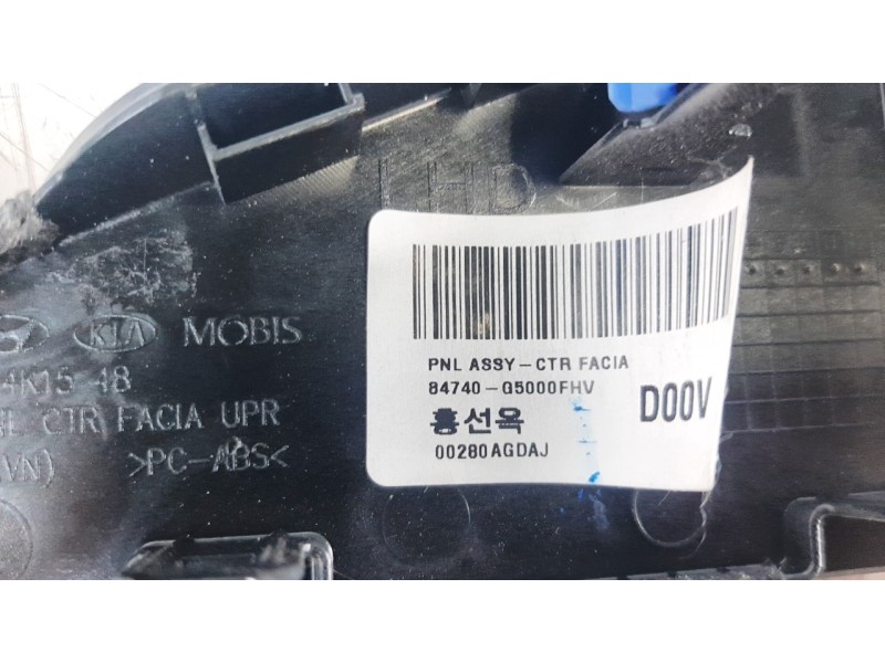 Recambio de moldura para kia niro referencia OEM IAM 84740G5000  