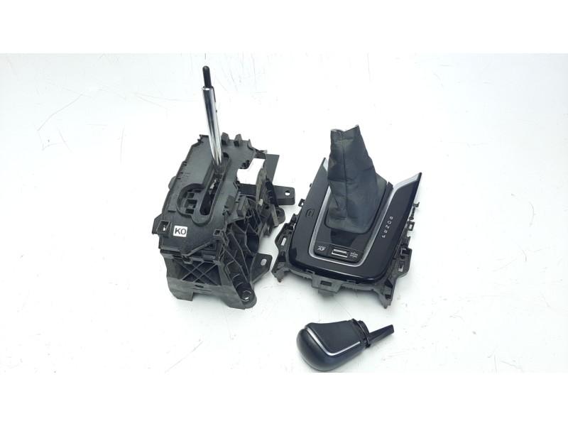 Recambio de palanca cambio para toyota corolla (e21) referencia OEM IAM 33560F4050  