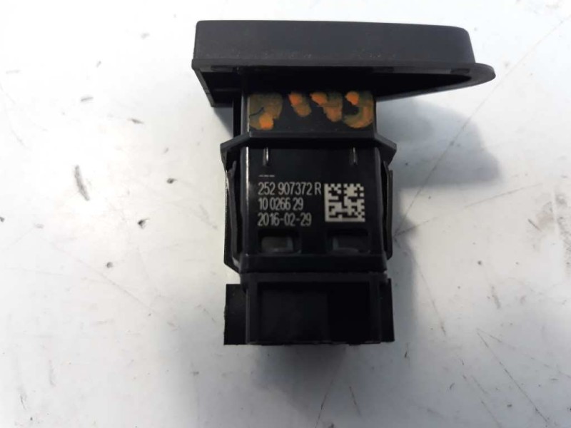Recambio de warning para renault clio iv dynamique referencia OEM IAM 252907372R  