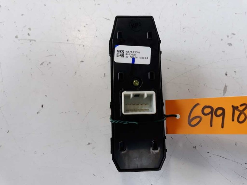 Recambio de mando elevalunas delantero derecho para kia sportage x-tech 2wd referencia OEM IAM 93575F1050  