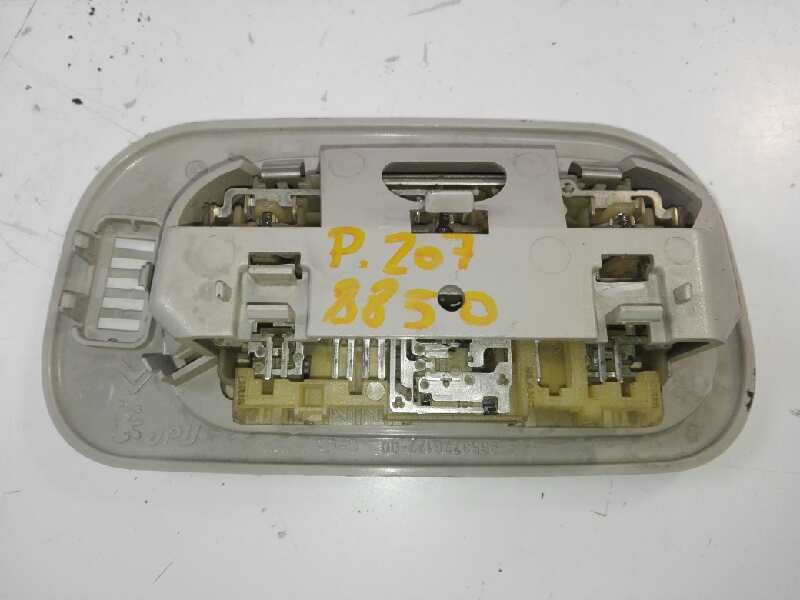 Recambio de luz interior para peugeot 207 sw sport referencia OEM IAM 6362Q1  