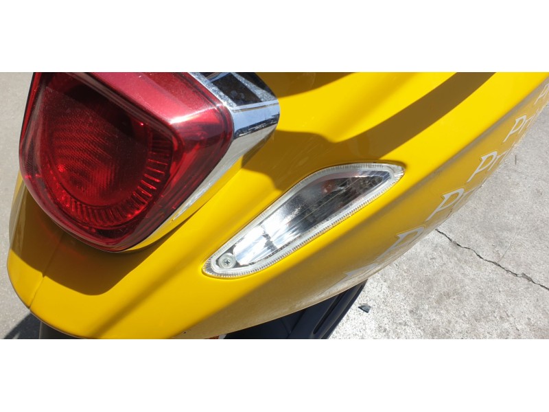 Recambio de piloto trasero derecho para piaggio (vespa) vespa primavera 125 i-get referencia OEM IAM 1D002788  