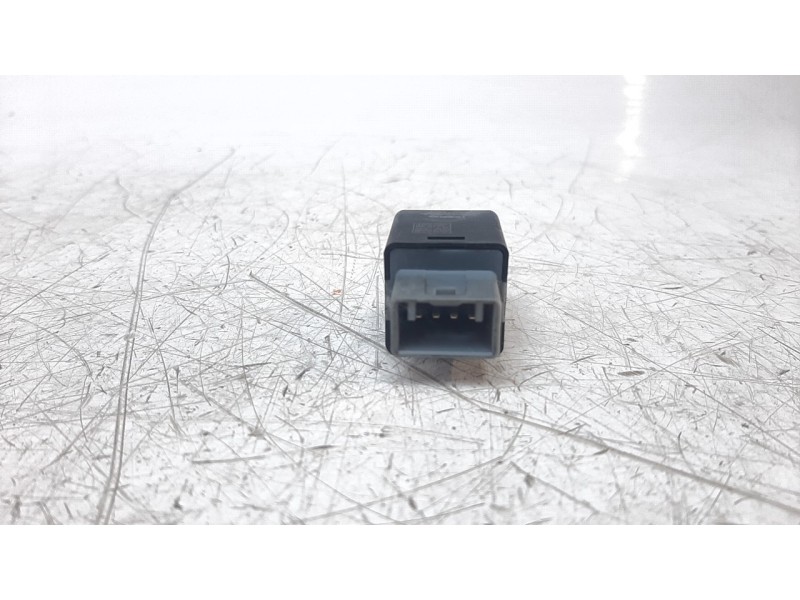 Recambio de interruptor para kia niro referencia OEM IAM 938133S800  