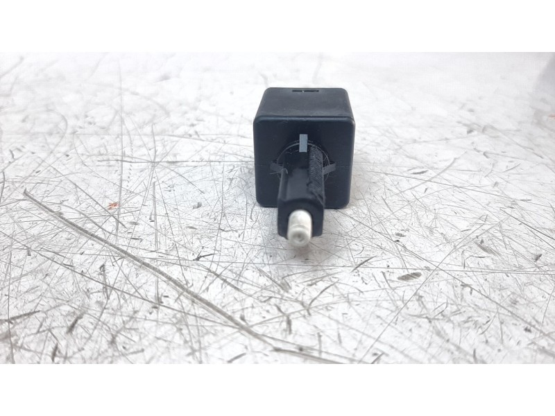 Recambio de interruptor para kia niro referencia OEM IAM 938133S800  