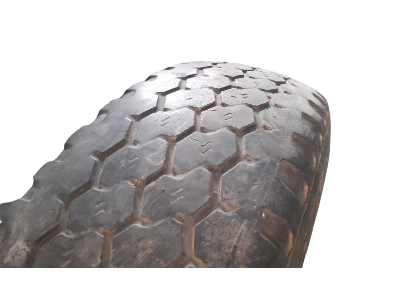 Recambio de neumatico repuesto para nissan patrol (k/w260) largo ta referencia OEM IAM 20516  