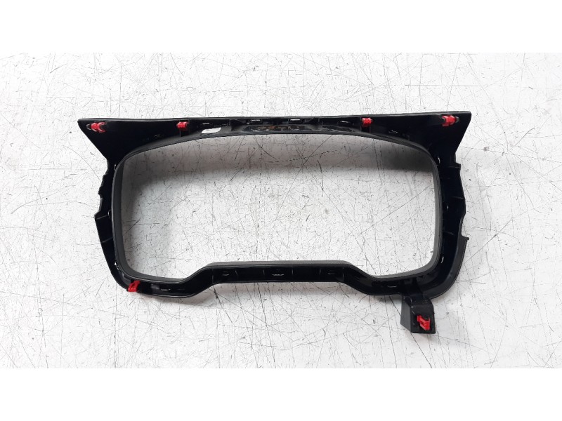 Recambio de moldura para toyota corolla (e21) referencia OEM IAM 5541102C10  