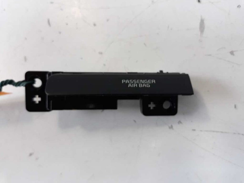 Recambio de pantalla multifuncion para kia sportage x-tech 2wd referencia OEM IAM 95960F1210  