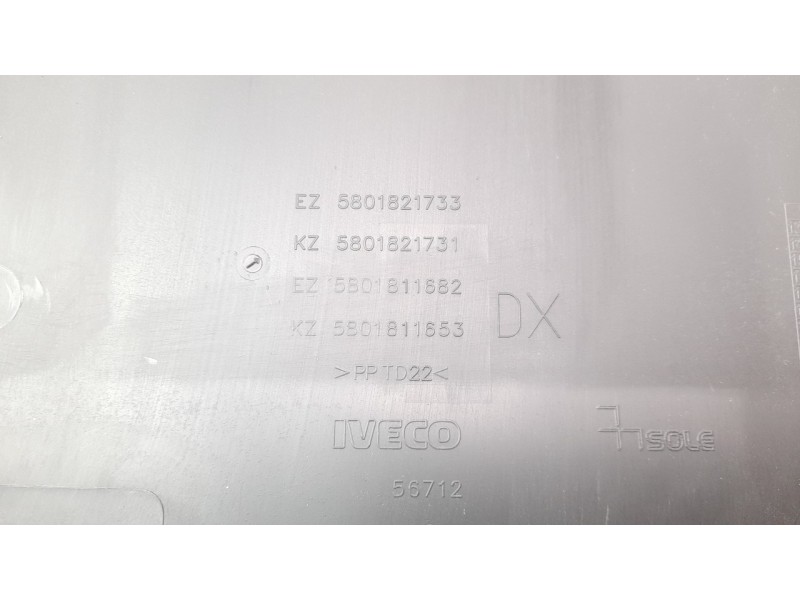 Recambio de moldura para iveco daily furgón 2.3 diesel referencia OEM IAM 5801821733  