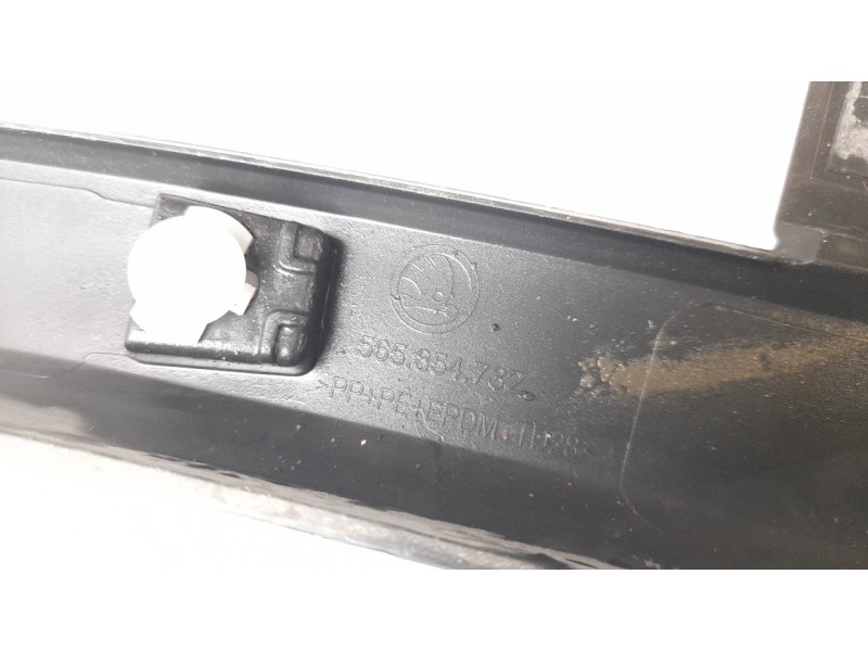 Recambio de aletin delantero derecho para skoda kodiaq ambition referencia OEM IAM 565854732  