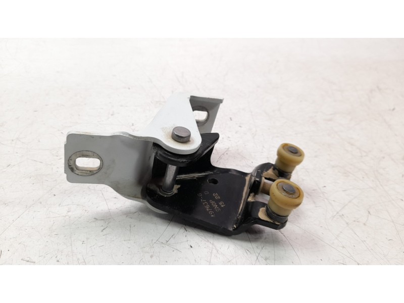 Recambio de puerta lateral corredera derecha para renault express advance referencia OEM IAM 824A65571R  