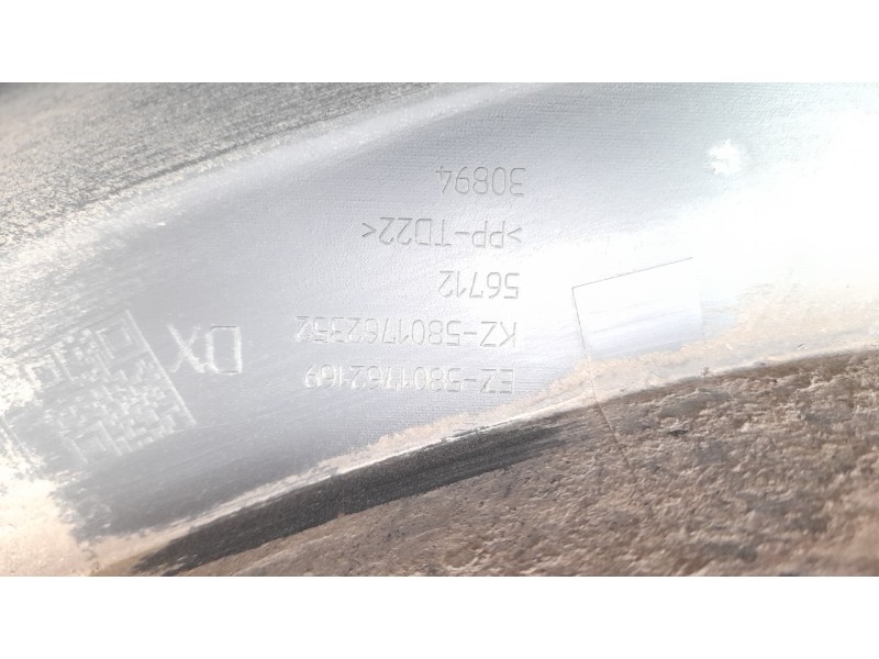 Recambio de aletin delantero derecho para iveco daily furgón 2.3 diesel referencia OEM IAM 5801762169  