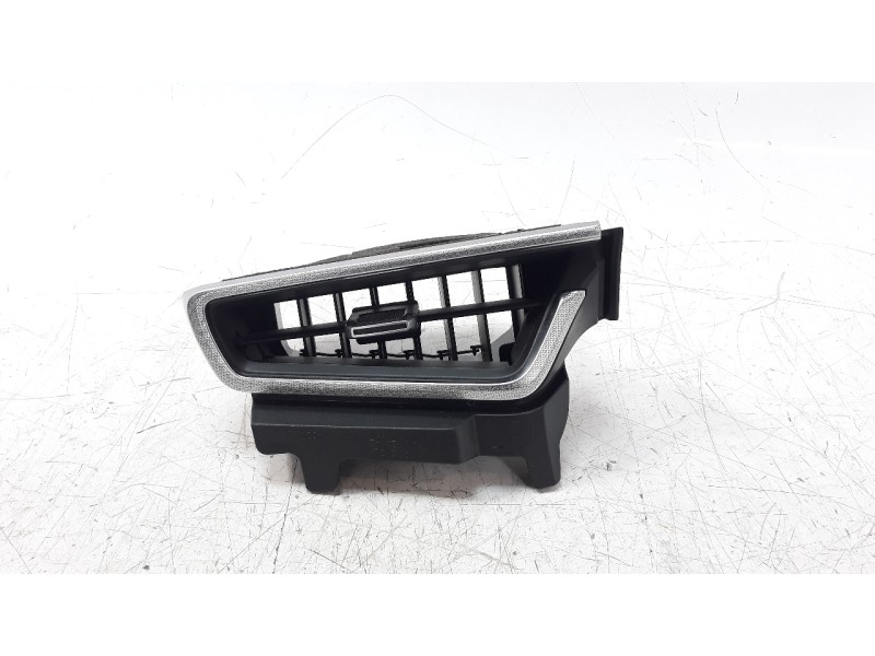 Recambio de rejilla aireadora para toyota corolla (e21) referencia OEM IAM 5565002840  