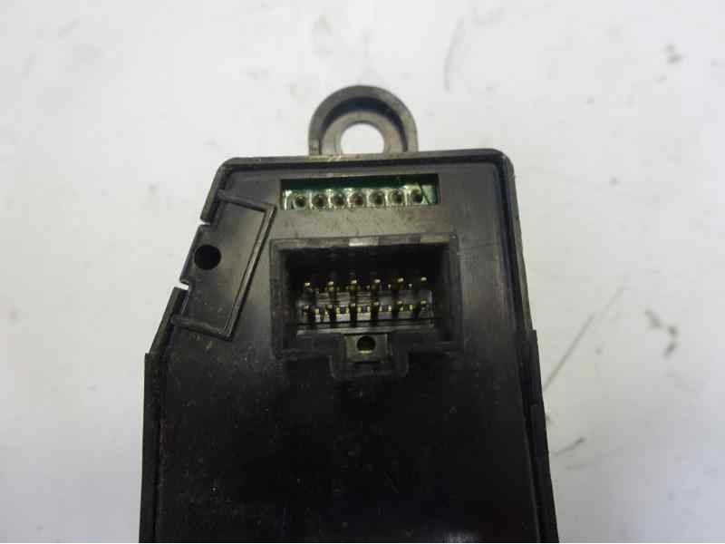 Recambio de mando elevalunas delantero izquierdo para hyundai h 1 h 1 furg.caja cerr.c. puerta referencia OEM IAM 935704A000  