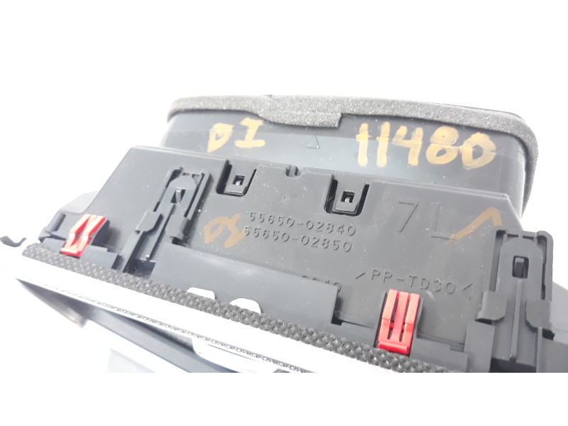 Recambio de rejilla aireadora para toyota corolla (e21) referencia OEM IAM 5565002840  