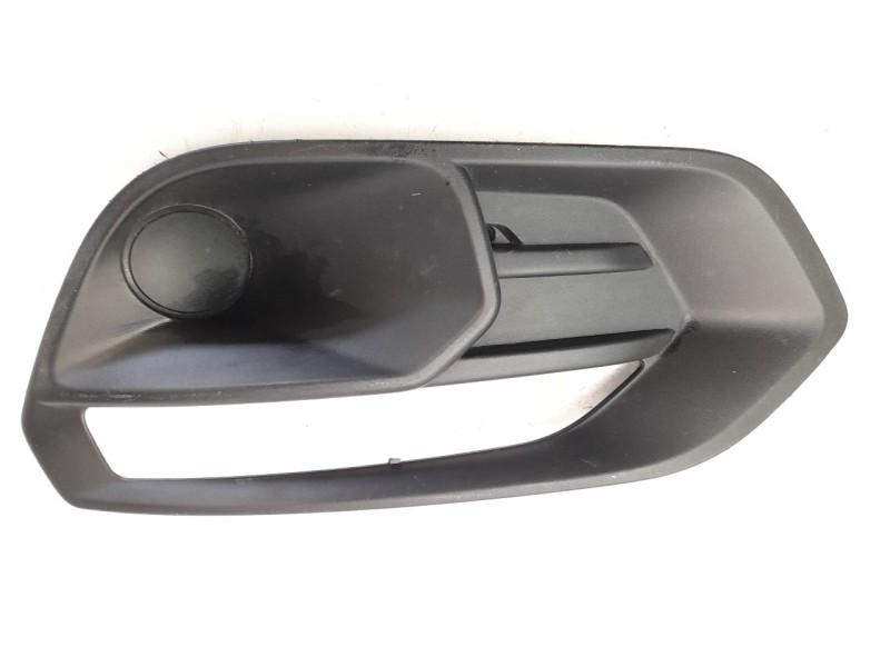 Recambio de moldura para iveco daily furgón 2.3 diesel referencia OEM IAM 105802356346  