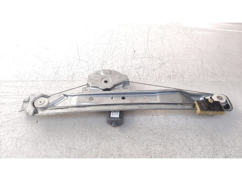 Recambio de elevalunas trasero izquierdo para dacia duster ii prestige referencia OEM IAM 877210622R  