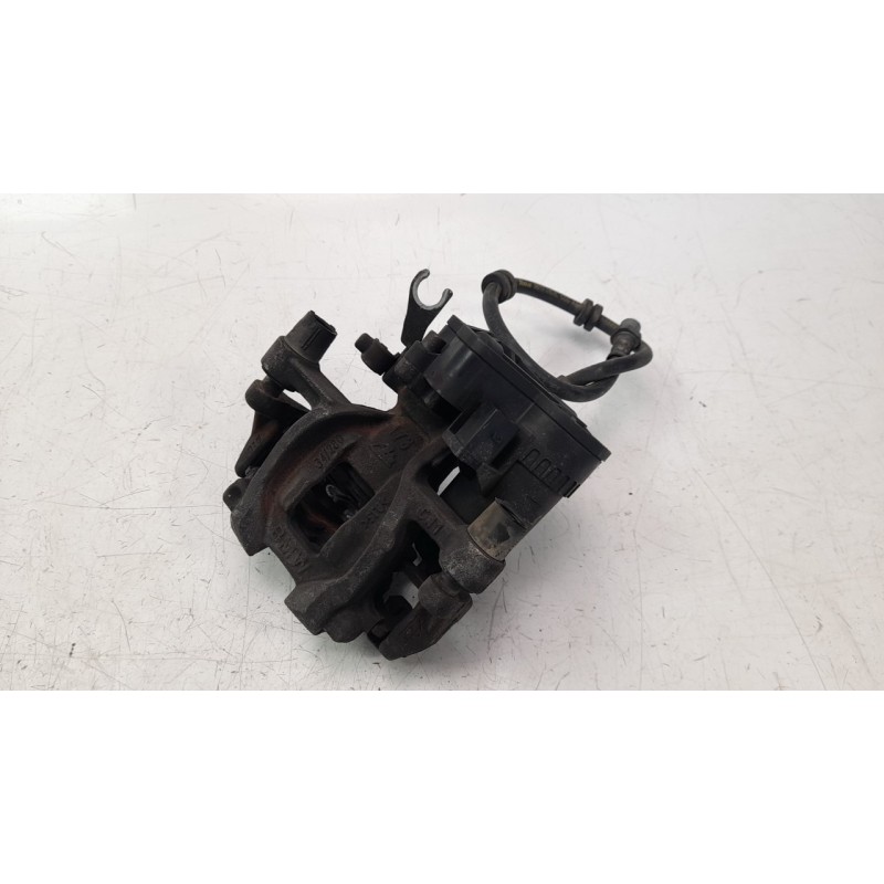 Recambio de pinza de freno trasera izquierda para bmw serie x1 (f48) sdrive18d advantage referencia OEM IAM 688037901  