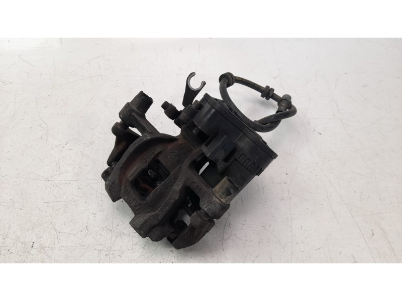 Recambio de pinza de freno trasera izquierda para bmw serie x1 (f48) sdrive18d advantage referencia OEM IAM 688037901  