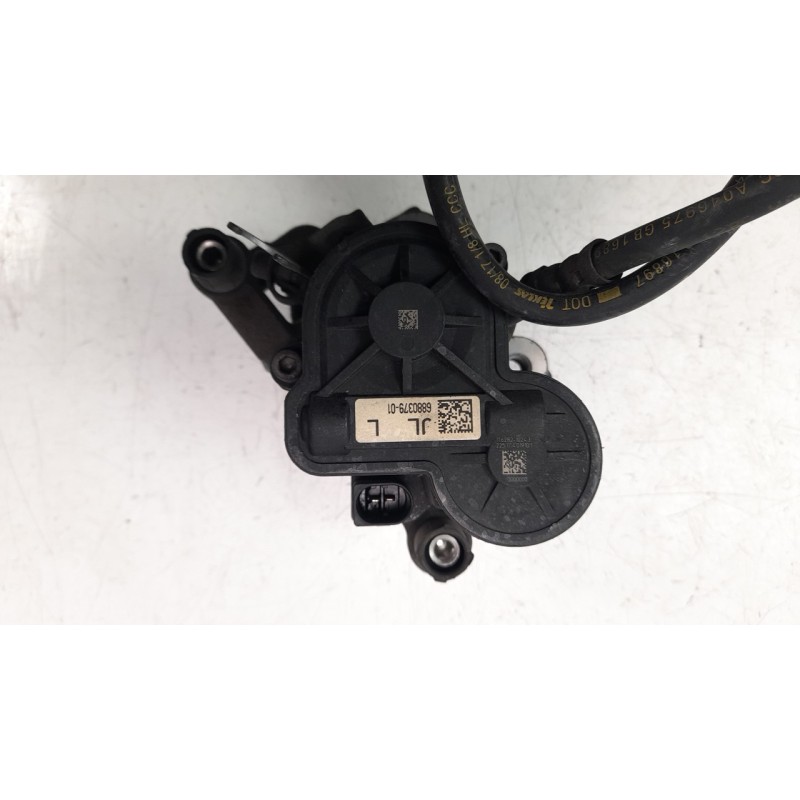 Recambio de pinza de freno trasera izquierda para bmw serie x1 (f48) sdrive18d advantage referencia OEM IAM 688037901  