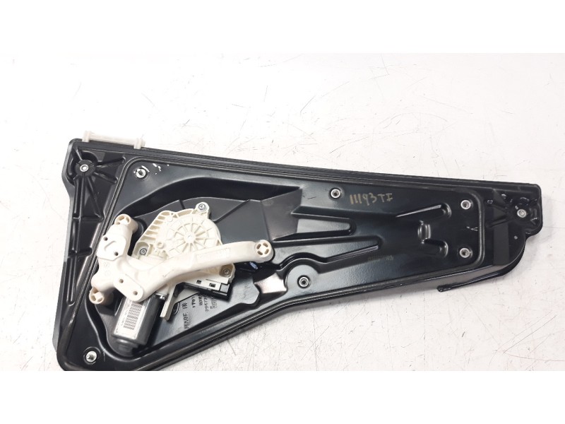 Recambio de elevalunas trasero izquierdo para land rover discovery 4 2.7 td v6 cat referencia OEM IAM AH2227001AA  