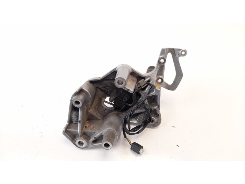 Recambio de estribo para bmw f 800 s/st referencia OEM IAM 46717684320  