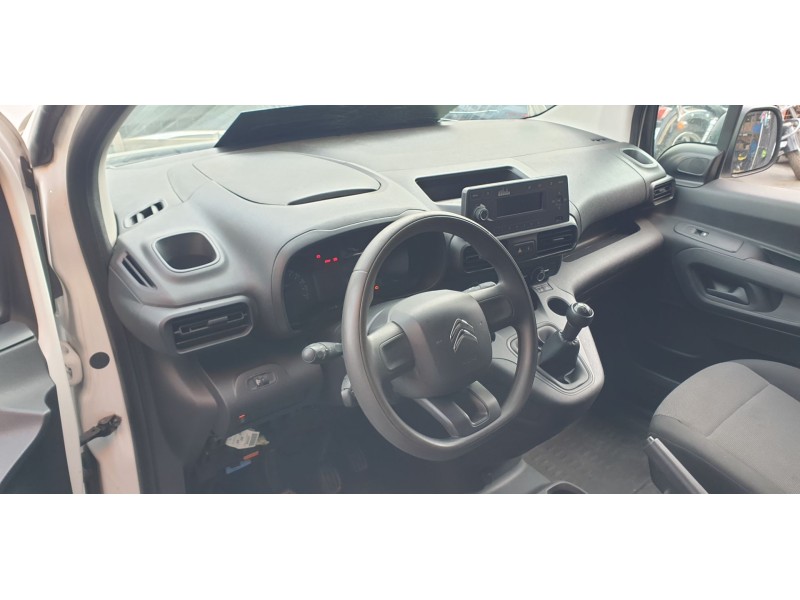 Recambio de salpicadero para citroen berlingo furgón driver m referencia OEM IAM 16932149ZD  