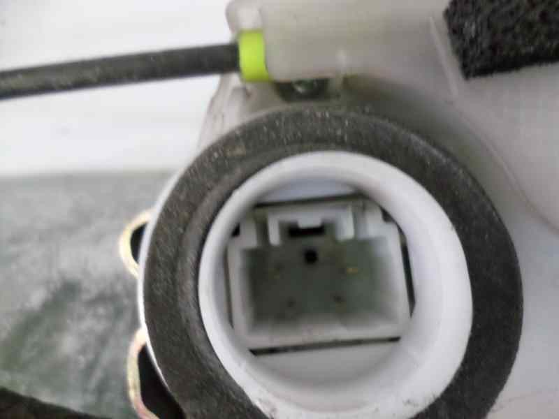Recambio de cerradura puerta trasera derecha para toyota prius+ eco referencia OEM IAM   
