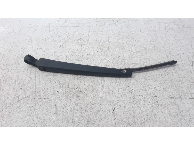 Recambio de brazo limpia trasero para volkswagen touran (5t1) 2.0 tdi referencia OEM IAM 5G995570703C  